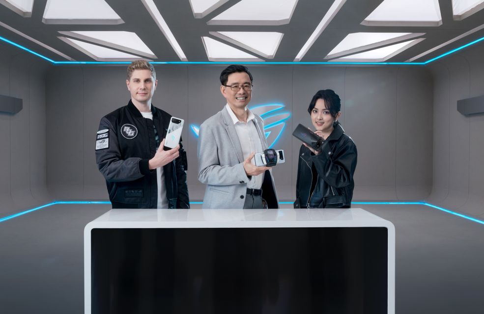 S.y. Hsu, Erik Cedervall and Ariel Cheng Presents Rog Phone 7 for Those Who Dare Virtual Launch Event